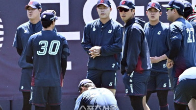 [포토]도박장 출입 징계 끝내고 1군 합류한 롯데 나승엽-고승민-김세민